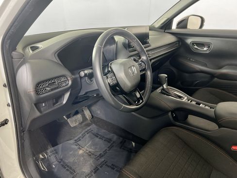 Used 2023 Honda HR-V Sport image 9