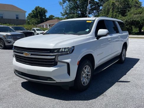Used 2022 Chevrolet Suburban LT AWD/4WD image 2