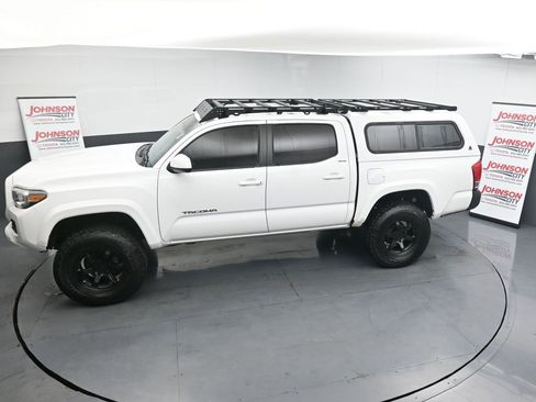 Used 2017 Toyota Tacoma SR5 w/ Tow Package image 27