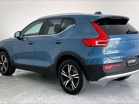 Certified 2025 Volvo XC40 B5 Core image 16