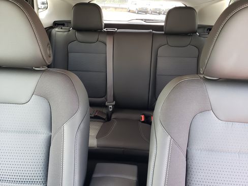 New 2026 Chevrolet Trax LT w/ Driver Confidence Package FWD image 31