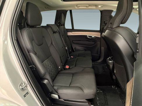 Used 2025 Volvo XC90 B6 Plus image 25