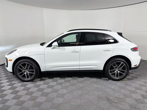 Certified 2026 Porsche Macan AWD/4WD image 2