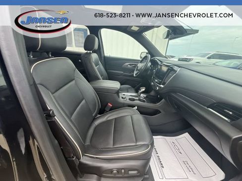 Used 2023 Chevrolet Traverse Premier FWD image 28