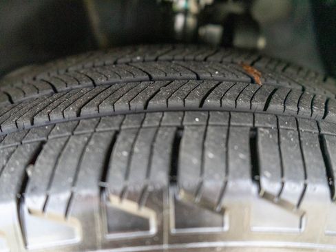 Certified 2025 Kia Sportage SX image 30