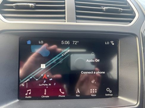 Used 2018 Ford Explorer XLT w/ Equipment Group 202A AWD/4WD image 21