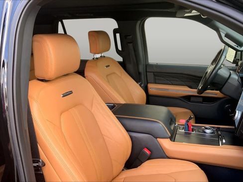 Certified 2023 Ford Expedition Platinum RWD image 9