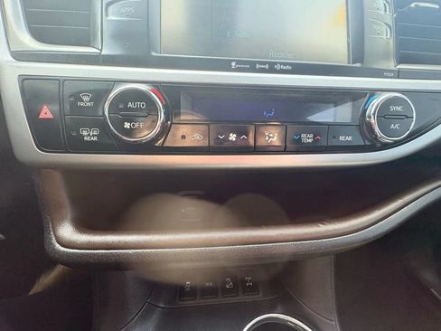 Used 2017 Toyota Highlander Plus w/ Protection Package #3 AWD/4WD image 22