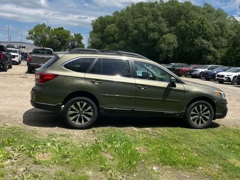 Used 2015 Subaru Outback 2.5i Limited AWD/4WD image 10