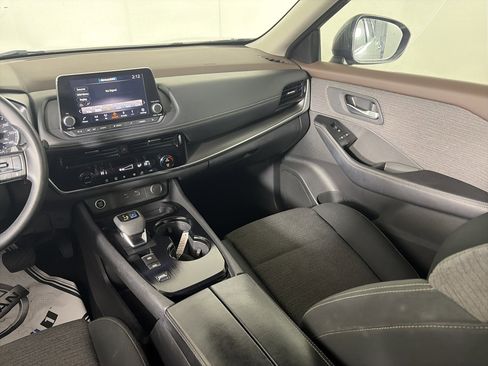 Used 2022 Nissan Rogue SV image 36