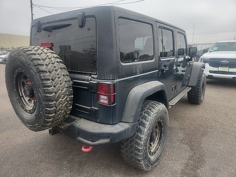 Used 2018 Jeep Wrangler Unlimited Rubicon AWD/4WD image 12