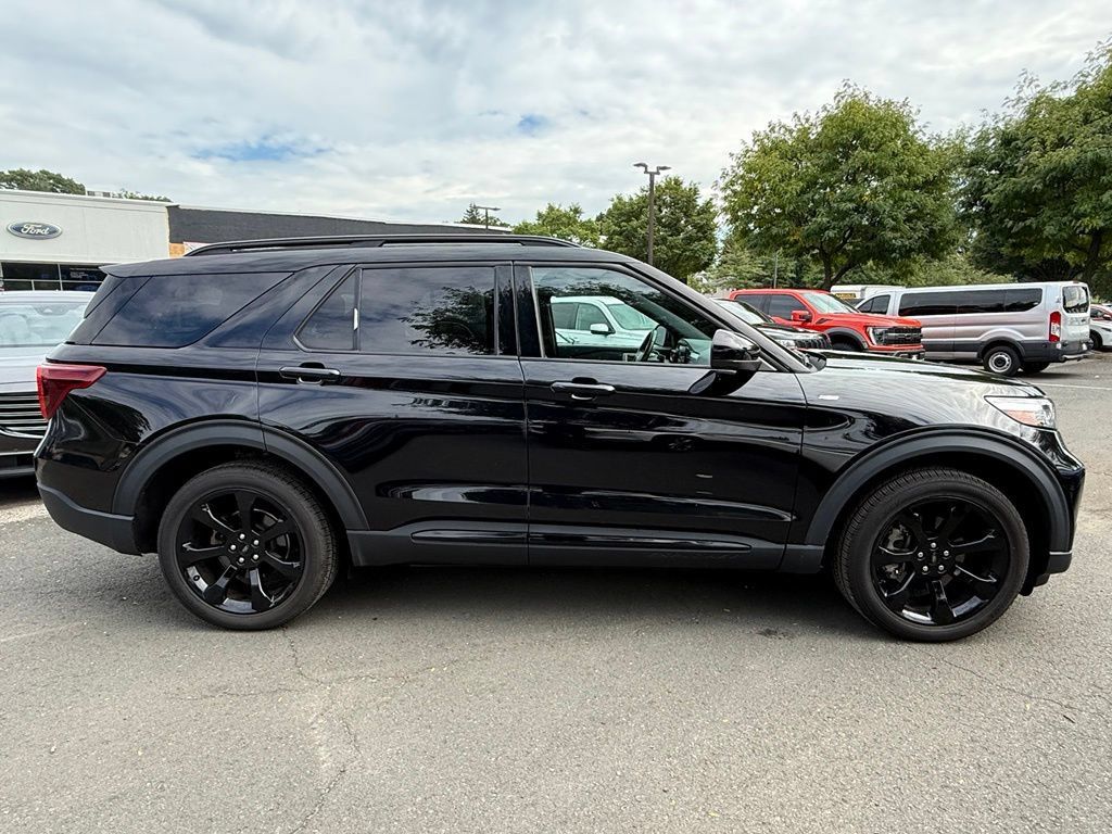 Certified 2023 Ford Explorer ST-Line w/ Class IV Trailer Tow Package AWD/4WD image 5