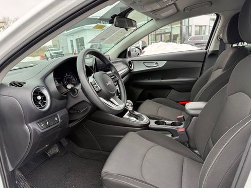 Certified 2023 Kia Forte LXS w/ LXS Technology Package image 7