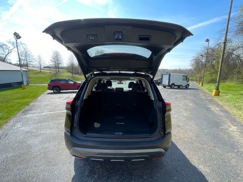 Used 2023 Nissan Rogue SL image 16