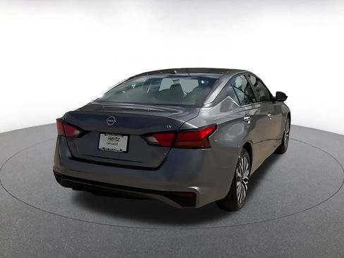 Used 2024 Nissan Altima 2.5 SV image 11