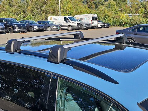 New 2025 Volkswagen Tiguan SE R-Line image 2