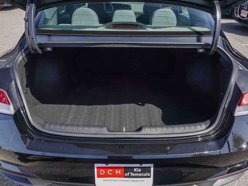 Used 2022 Hyundai Elantra SE w/ Cargo Package FWD image 25