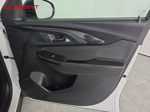 Used 2023 Chevrolet TrailBlazer RS w/ Convenience Package image 31