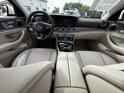 Used 2017 Mercedes-Benz E 300 image 20
