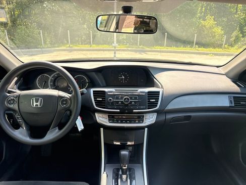 Used 2013 Honda Accord LX image 17