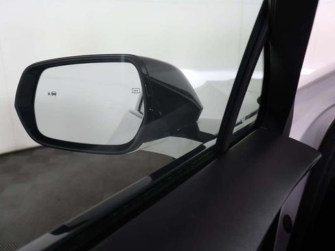 Used 2024 Cadillac Lyriq Tech RWD image 34