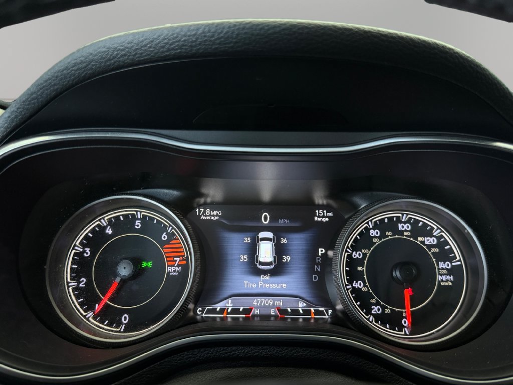 Used 2019 Jeep Cherokee Limited FWD image 19