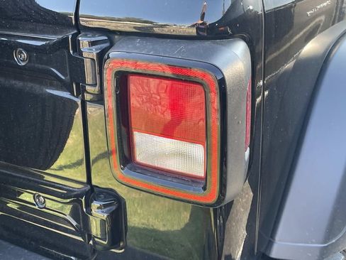 Used 2024 Jeep Wrangler Unlimited Sport AWD/4WD image 6