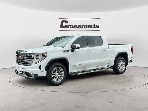 Used 2024 GMC Sierra 1500 Denali w/ Technology Package AWD/4WD image 1