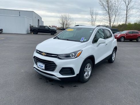 Used 2019 Chevrolet Trax LT w/ LT Convenience Package FWD image 7