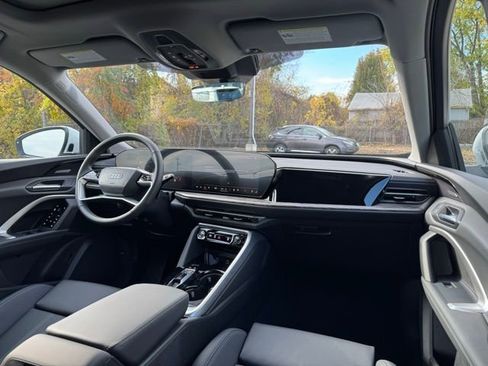 New 2025 Audi Q5 Premium Plus image 16