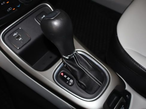 Used 2021 Jeep Compass Latitude w/ Convenience Group FWD image 27