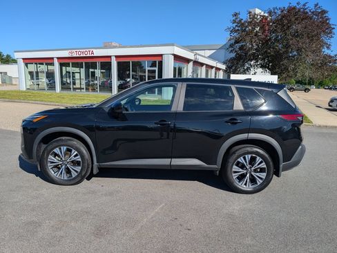 Used 2023 Nissan Rogue SV AWD/4WD image 2