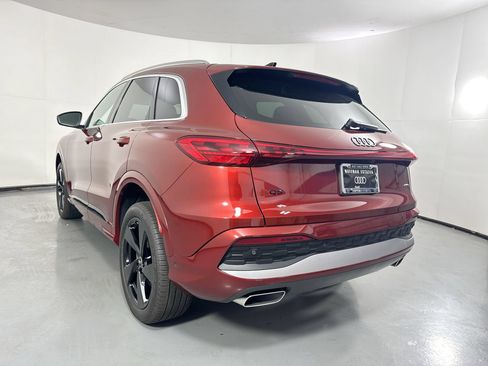 Used 2025 Audi Q5 Premium Plus w/ Premium Plus AWD/4WD image 31