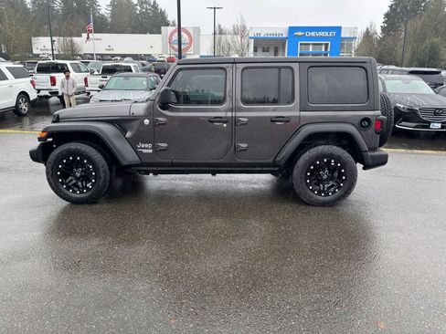 Used 2018 Jeep Wrangler Unlimited Sport S image 8
