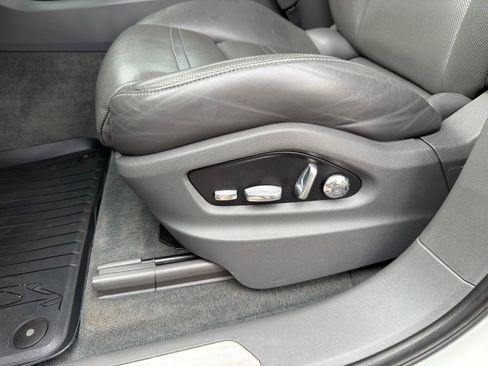 Used 2020 Porsche Cayenne image 36