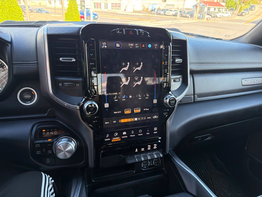 Used 2023 RAM 1500 Laramie AWD/4WD image 7