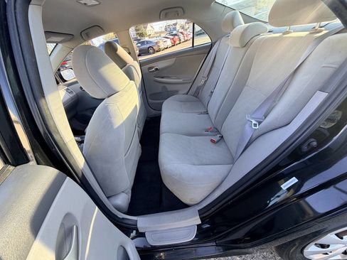 Used 2010 Toyota Corolla LE FWD image 11