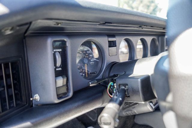 Used 1992 Pontiac Firebird Formula RWD image 57