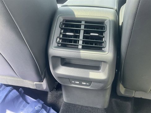 New 2025 Volkswagen Tiguan SE R-Line image 25