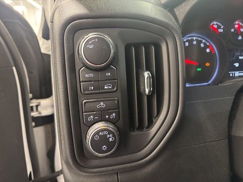 Used 2020 Chevrolet Silverado 1500 Custom w/ Custom Value Package AWD/4WD image 20