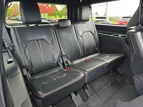 Used 2024 Ford Expedition Max Platinum image 34
