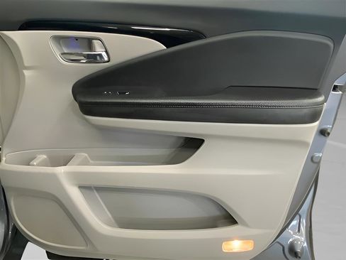 Used 2016 Honda Pilot Elite image 20