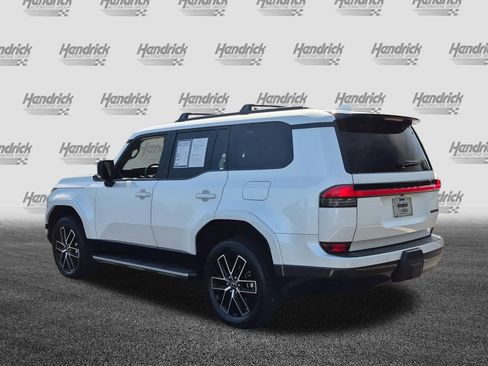 Used 2024 Lexus GX 550 w/ Accessory Package (Z1) AWD/4WD image 8