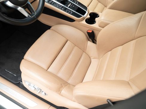 Certified 2021 Porsche Macan S image 16