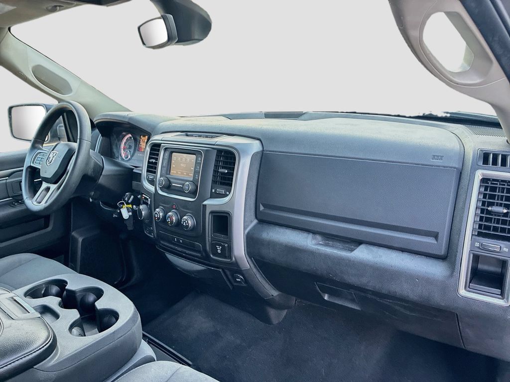 Used 2023 RAM 1500 Classic SLT AWD/4WD image 26