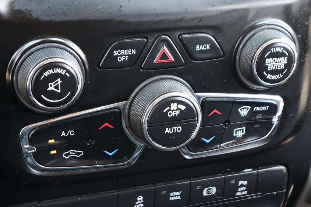 Used 2018 RAM 2500 SLT AWD/4WD image 31