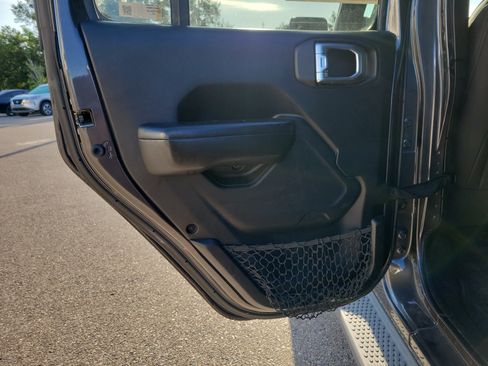 Used 2019 Jeep Wrangler Unlimited Sport S AWD/4WD image 12