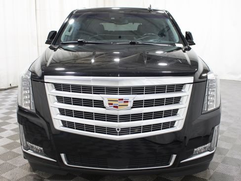 Used 2019 Cadillac Escalade Premium Luxury w/ LPO, Radiant Package AWD/4WD image 35