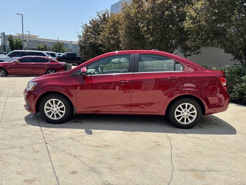 Used 2019 Chevrolet Sonic LT FWD image 8