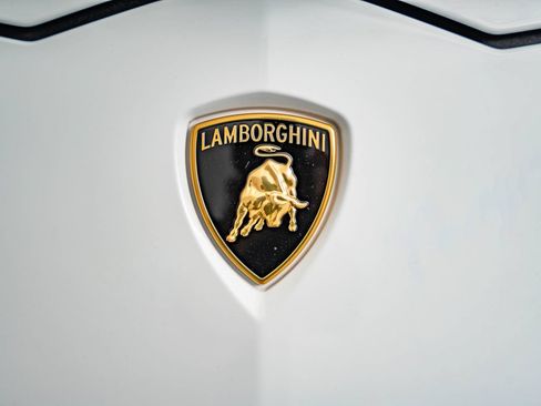 Used 2022 Lamborghini Urus AWD/4WD image 12